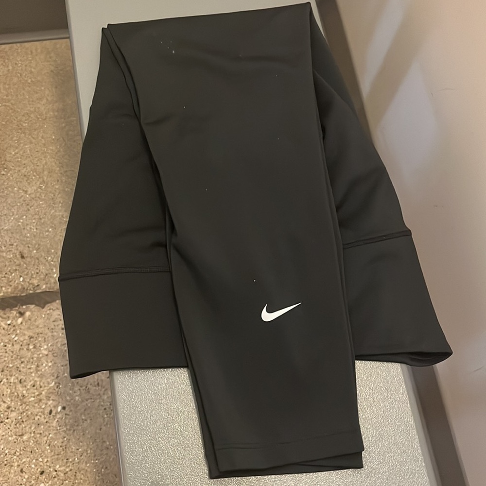 Medium Black Nike leggings